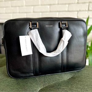 Hook & Albert For the purist, the minimalist, and the sartorialist.